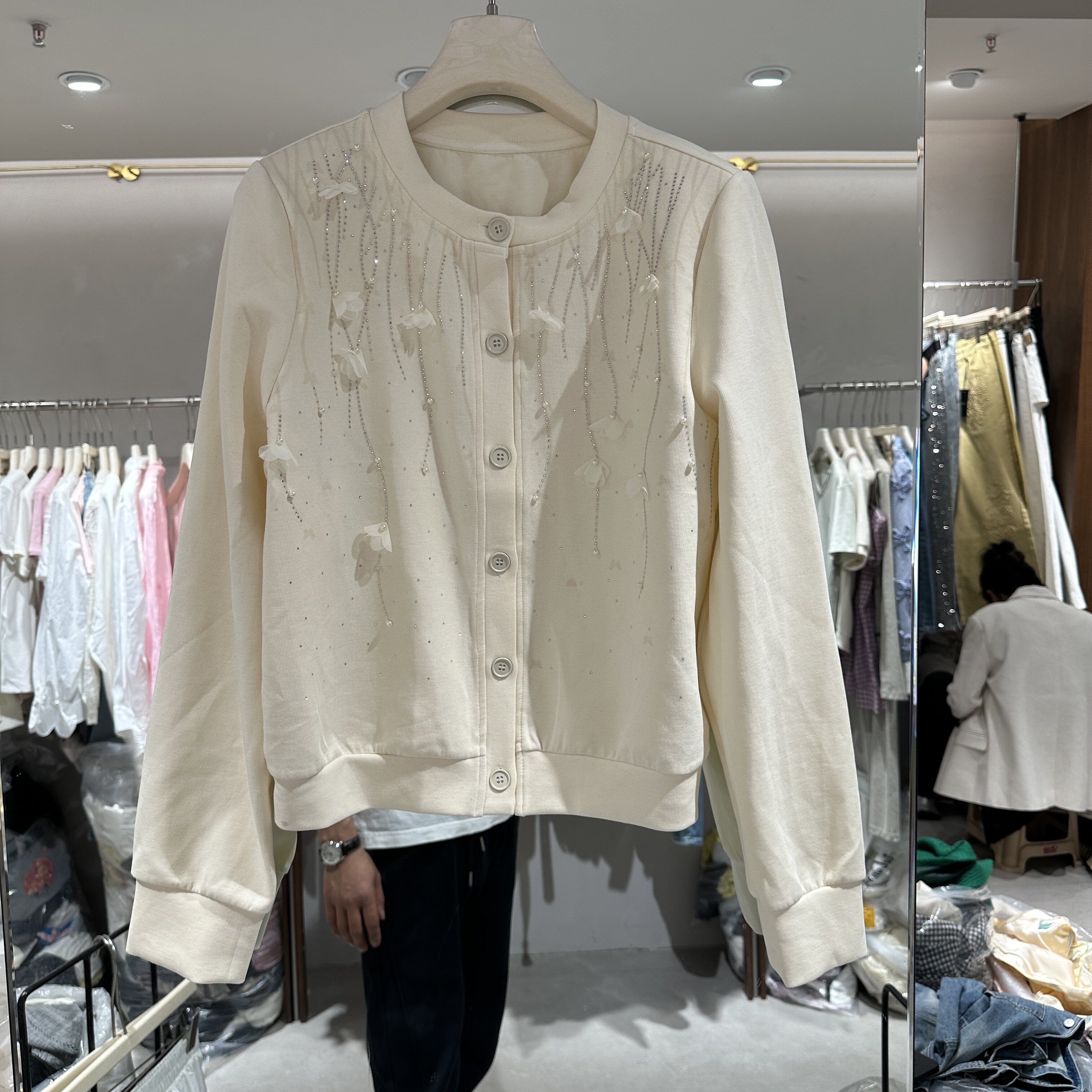 欧洲站2026春季新款圆领烫钻绣花百搭文艺感单穿卫衣外套女士8823