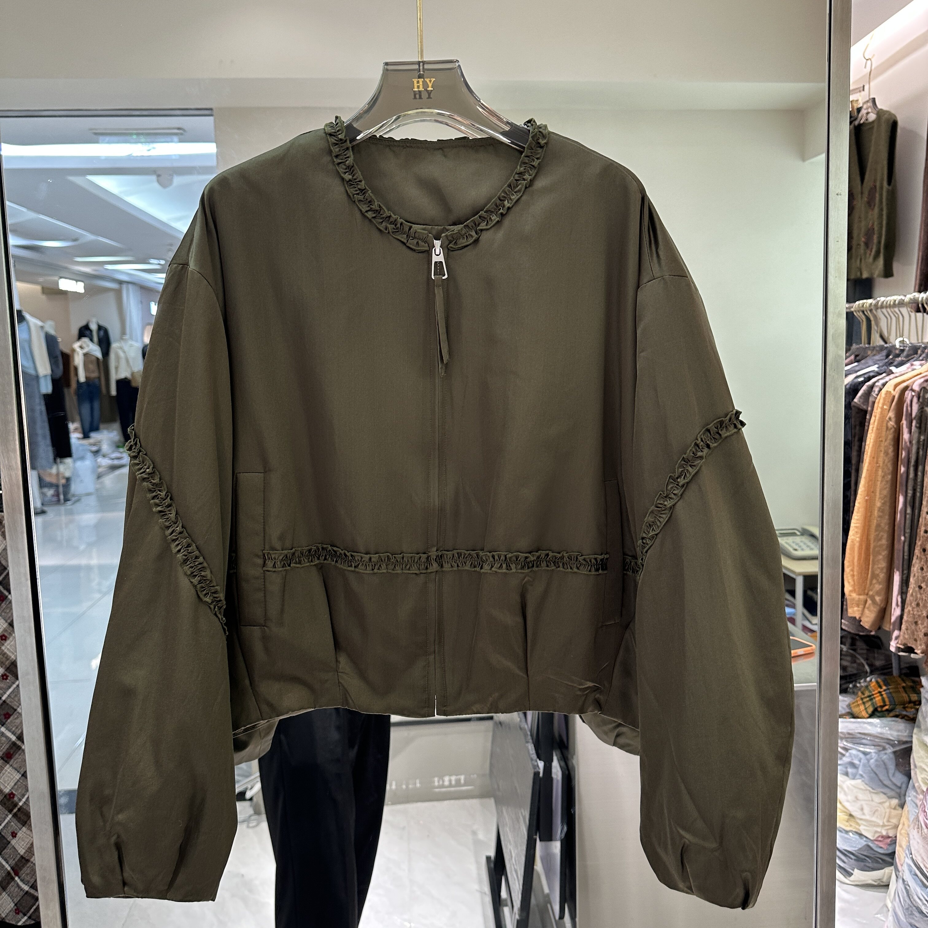 可可家欧货2026秋冬款圆领拉链木耳边百搭时尚轻薄短款女鹅绒服潮