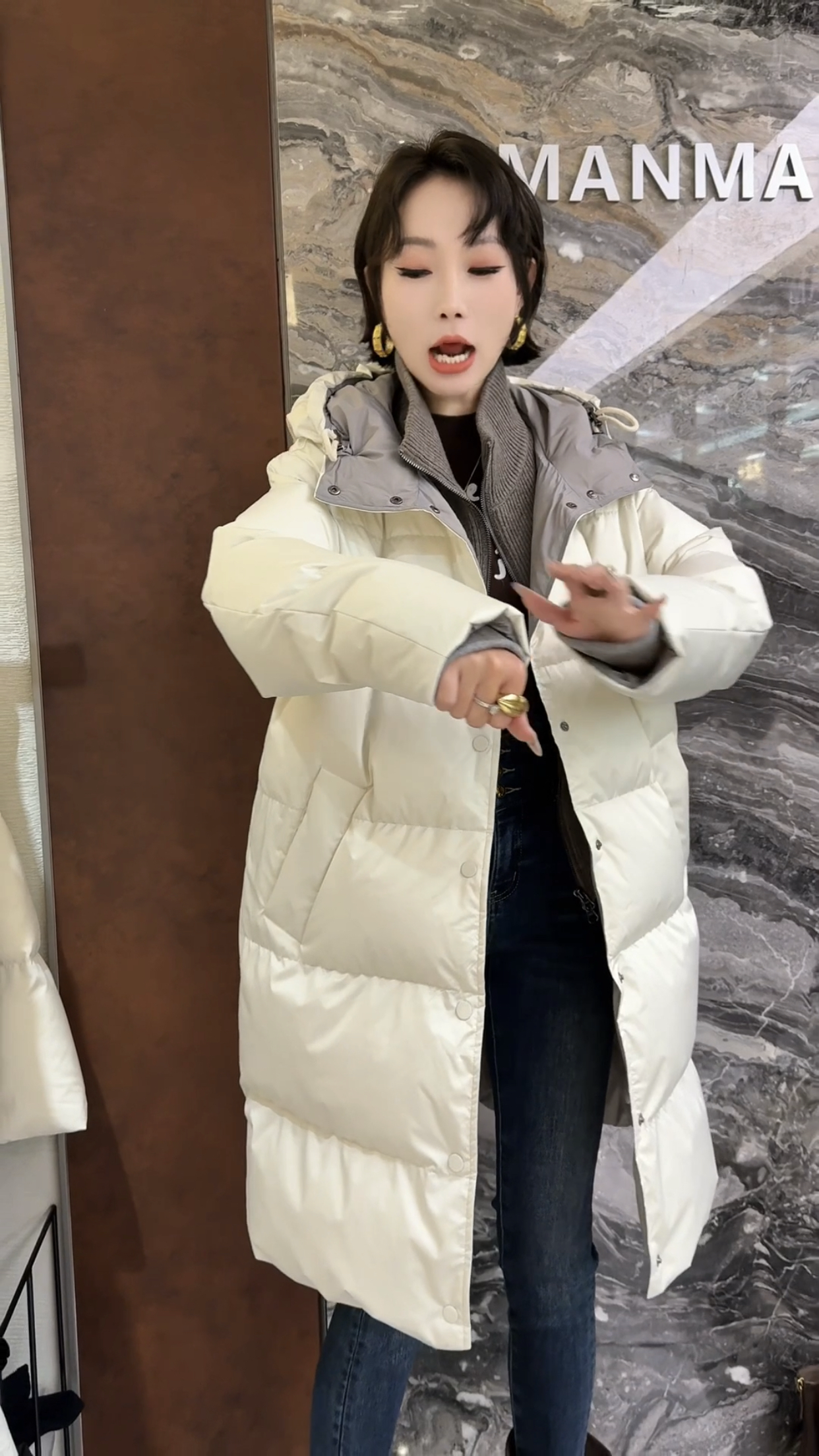 欧洲站2025冬季新款连帽针织拼接宽松时尚保暖中长款羽绒服外套潮