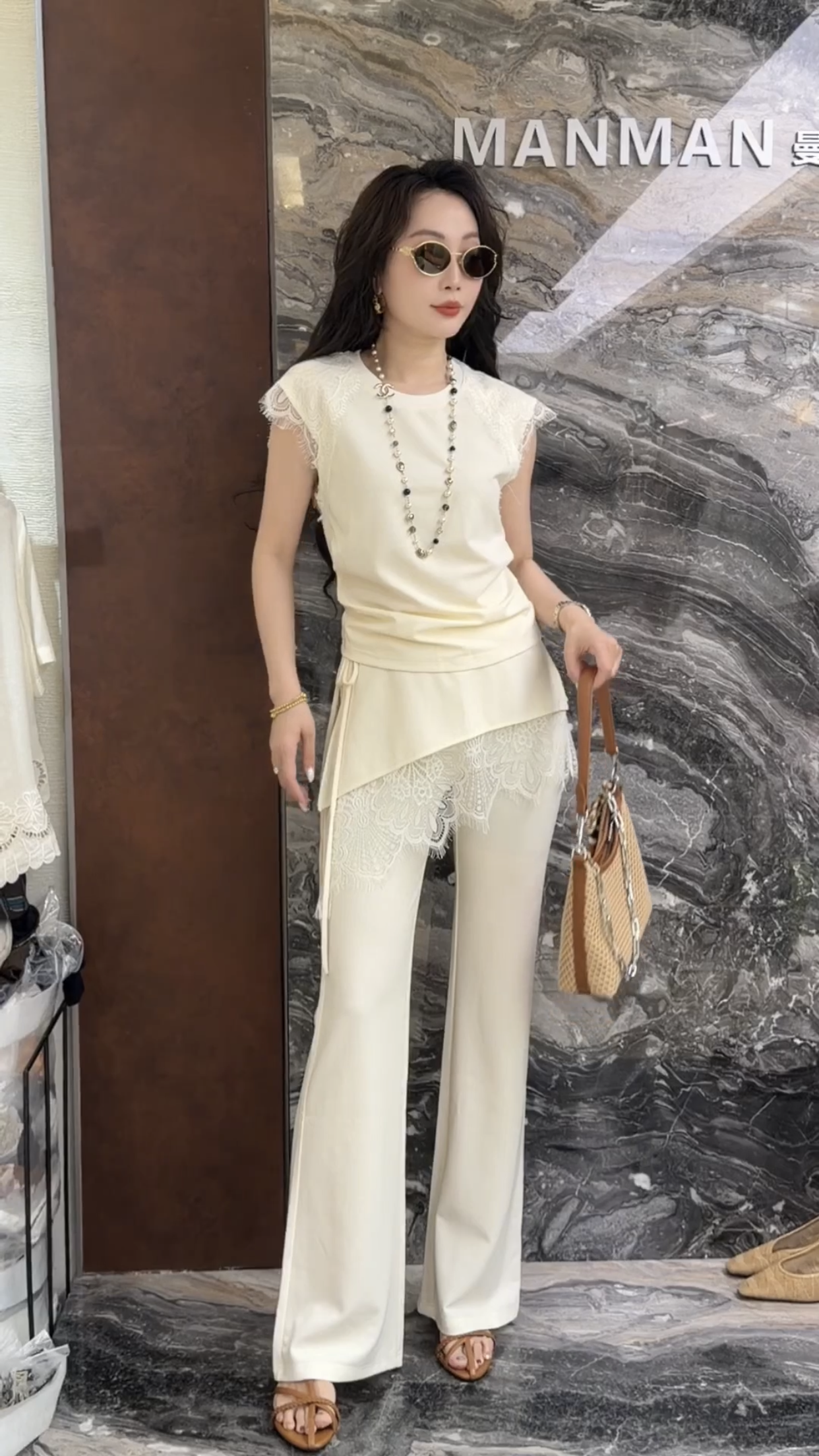 欧洲站2026夏季新款欧货蕾丝肩口T恤衫屁帘休闲裤支持风女士套装