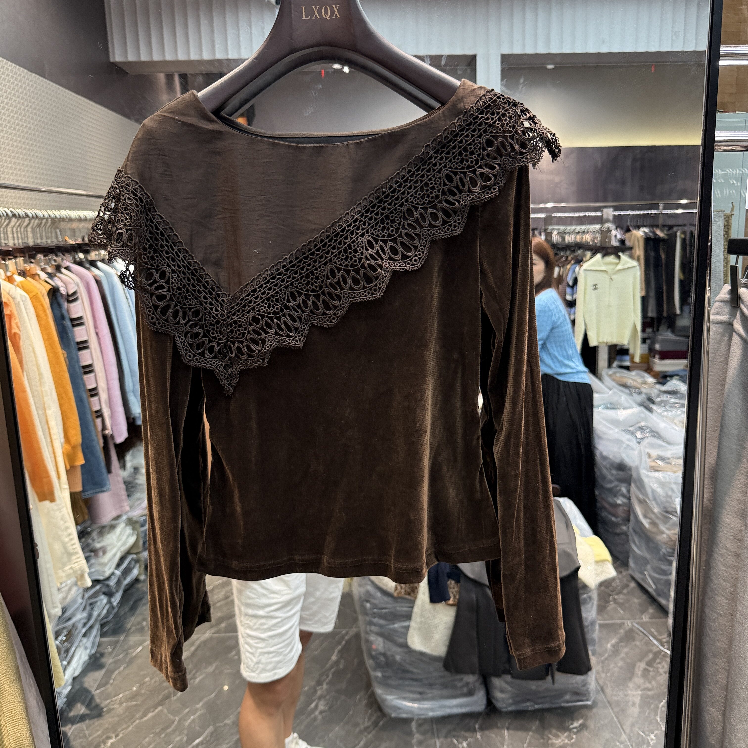 可可家欧货2026秋新品圆领蕾丝花边荷叶边显瘦套头丝绒衬衫66183