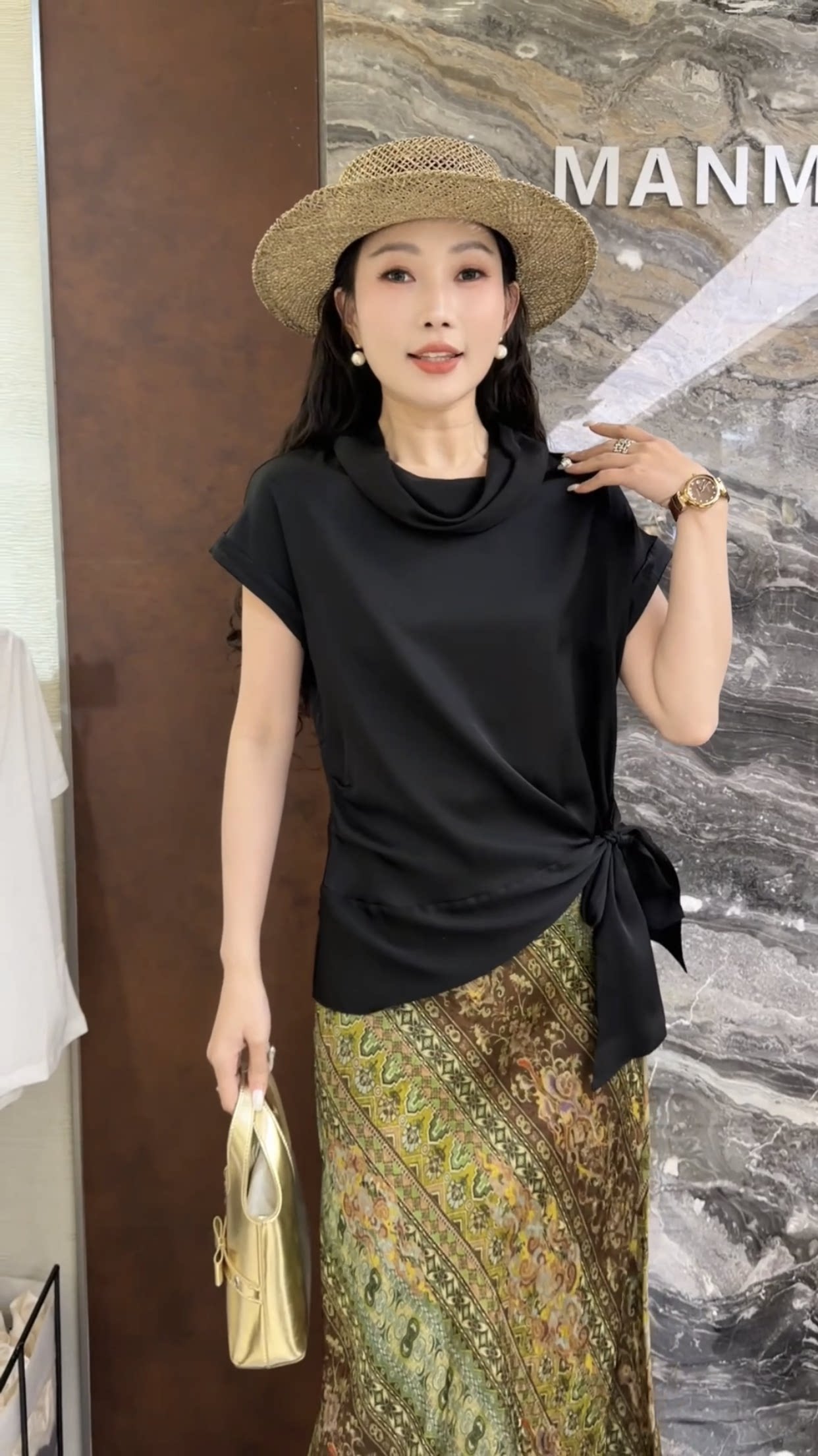 欧洲站2026夏季新款洋气荡领设计侧边褶皱绑带气质套头款黑色衬衫