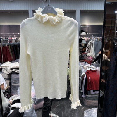 欧洲站2025冬季新款洋气压褶木耳边领百搭单穿显瘦净版女士打底衫