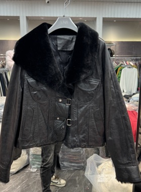 欧洲站2025冬季新款翻领皮扣轻熟风保暖90鹅绒皮毛一体外套25366