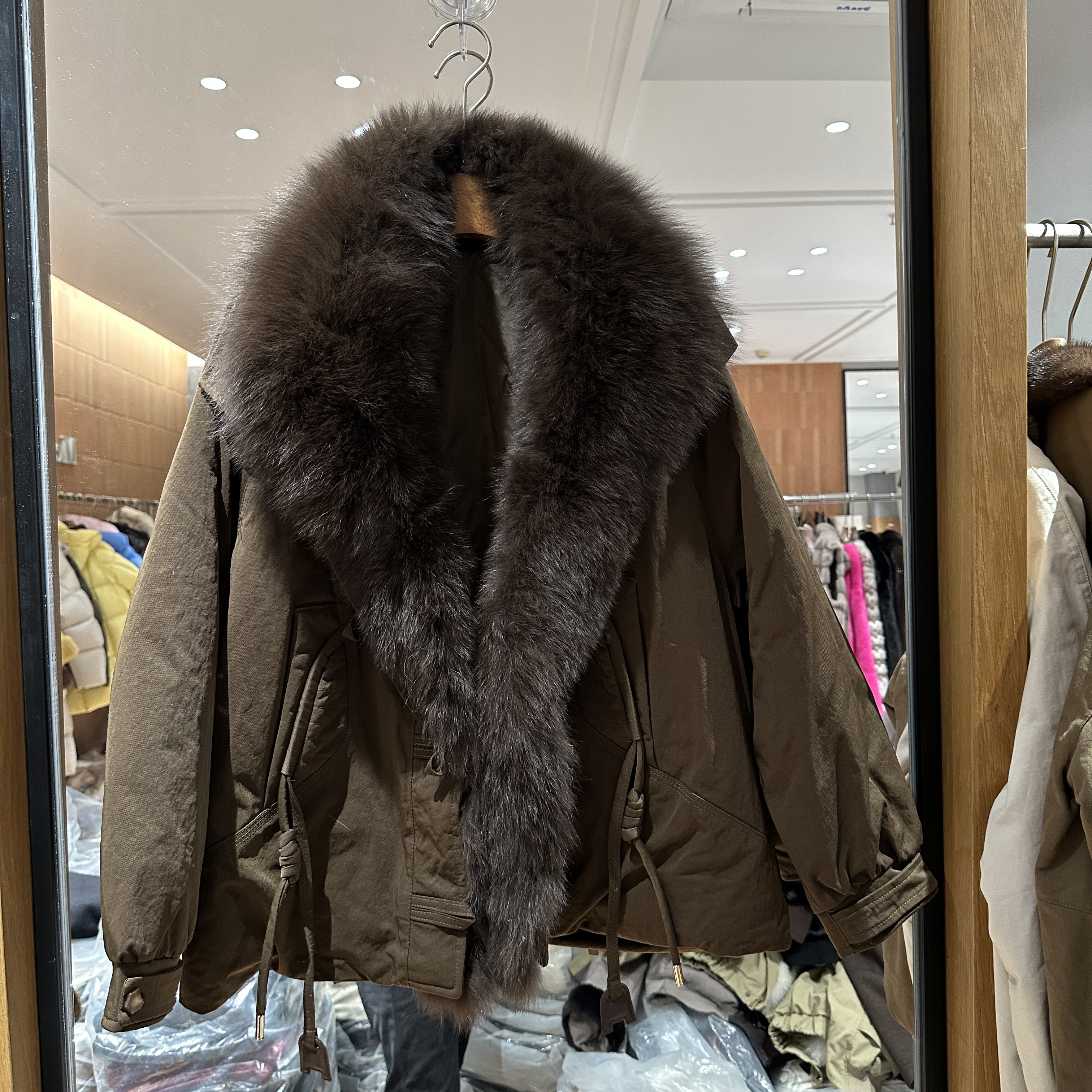 欧洲站2025冬季新款狐狸毛领轻熟风时尚百搭保暖鹅绒服外套26105