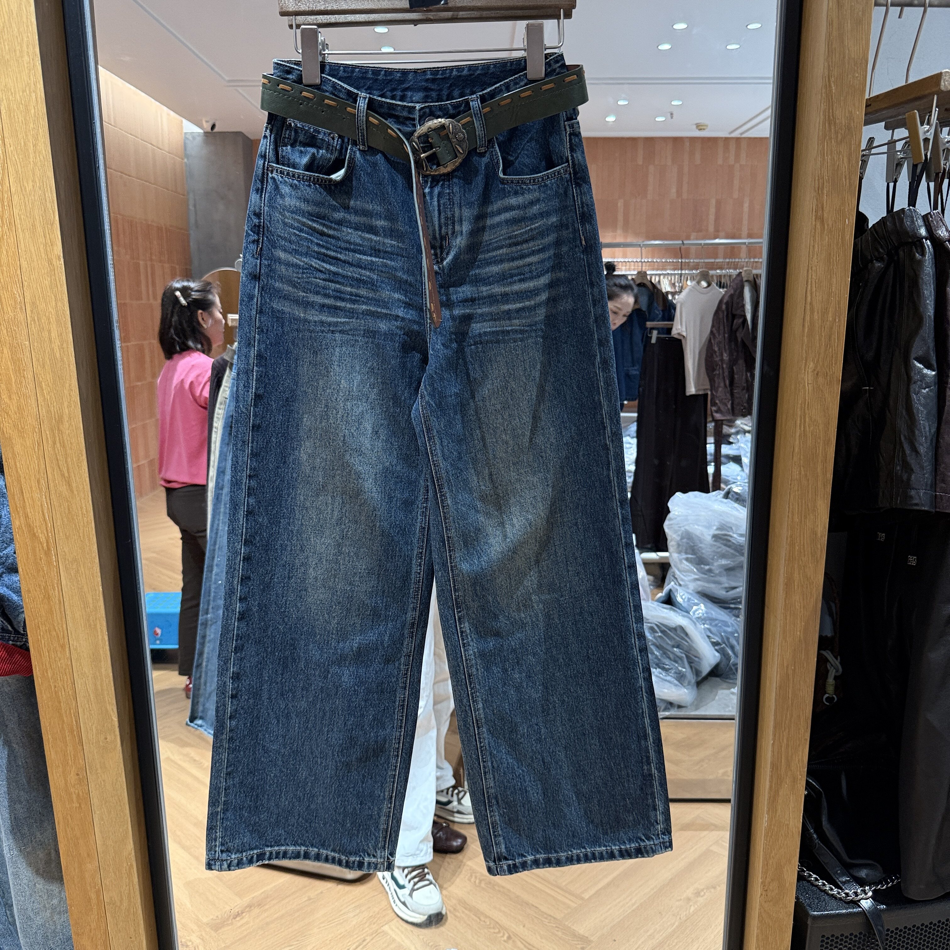 欧洲站2026秋季新款走线腰带压褶后口袋刺绣做旧女士牛仔裤潮L637