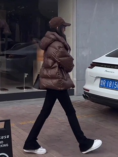 冬季面包服设计高级感超好看小众咖色短款连帽羽绒服女款2023新款