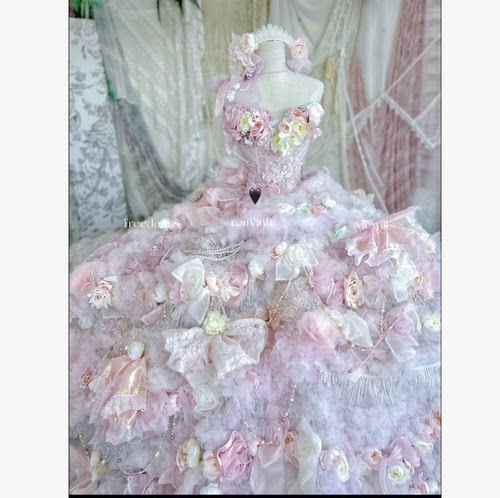 粉色立体花蓬蓬礼服古董婚纱