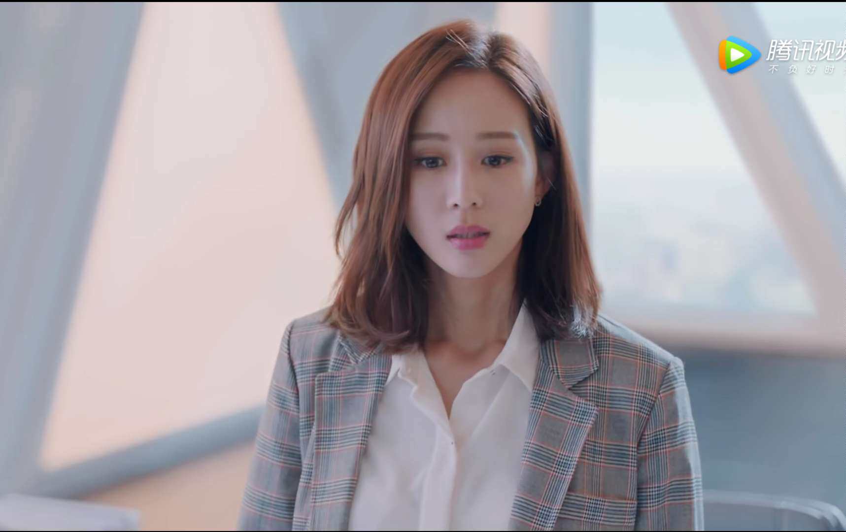 温暖的弦  张钧甯同款格子撞色休闲西装外套  长款腰带装饰阔腿裤