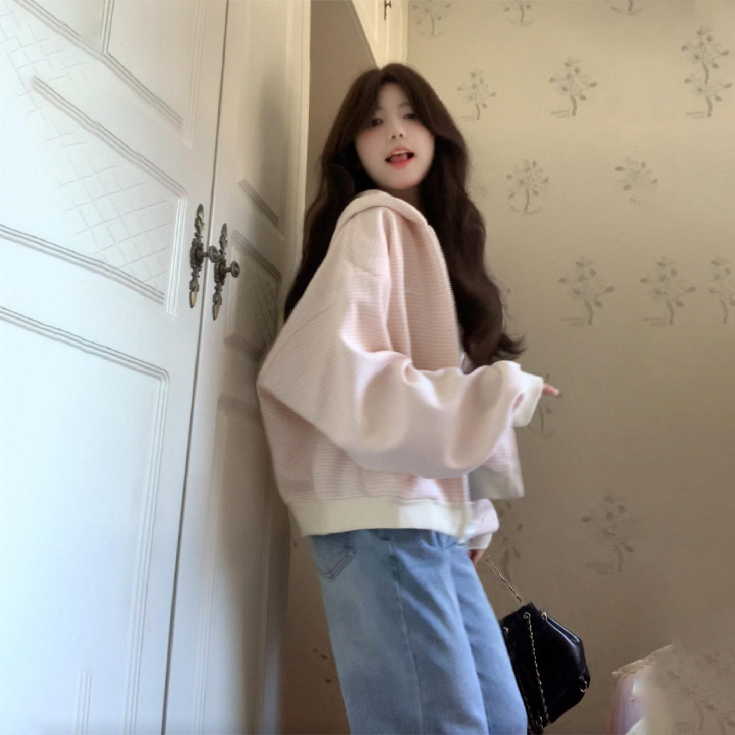 秋季条纹外套女粉色连帽卫衣2025新款早秋拉链开衫宽松慵懒风