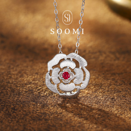 【SOOMI 花想容】培育红宝石项链 925银磨砂拉丝设计山茶花吊坠