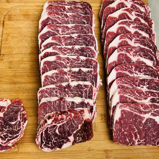 乌拉圭12厂纯血黑安格斯谷饲200天眼肉芯205元