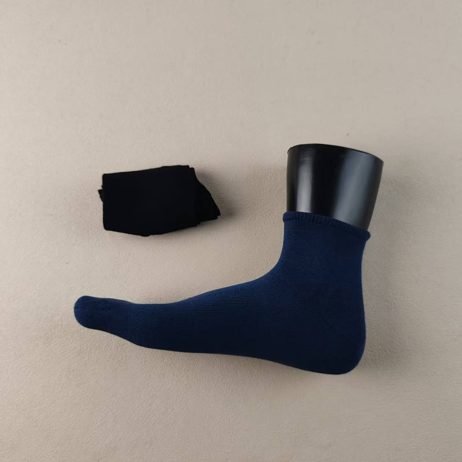 外贸库存春夏男士短筒纯色商务西装无骨男袜竹炭纤维防臭排汗简约