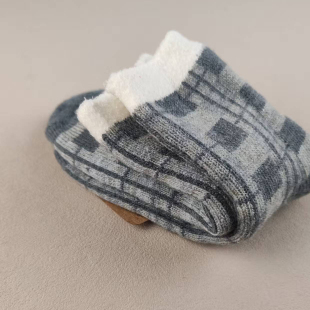 外贸库存简约菱形格女袜子冬季 双层加厚保暖中筒袜居家睡眠袜厚款
