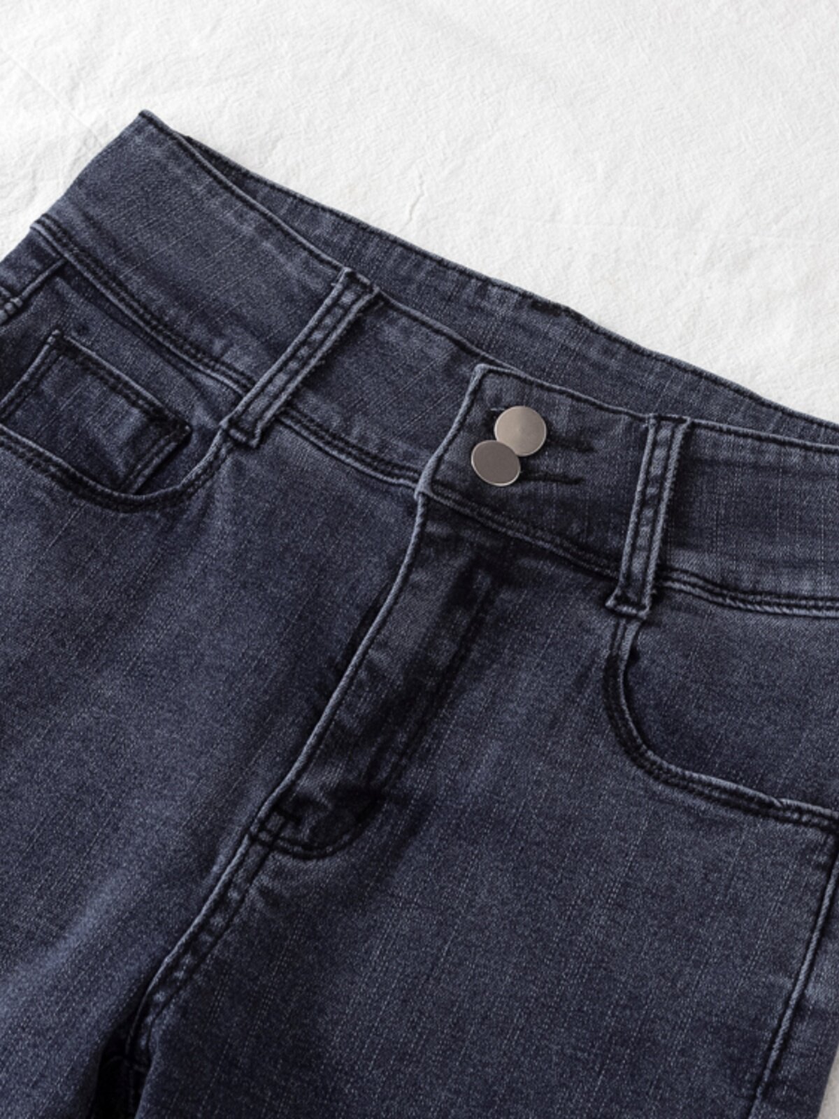 CLEARANCE AND LEAKAGE THE COUNTER WITHDREW THE BIG-NAME FOREIGN TRADE WOMENS CLOTHING HONG KONG FLAVOR SPRING AND AUTUMN NEW HIGH-WAISTED JEANS WOMENS SMALL FEET TIDE