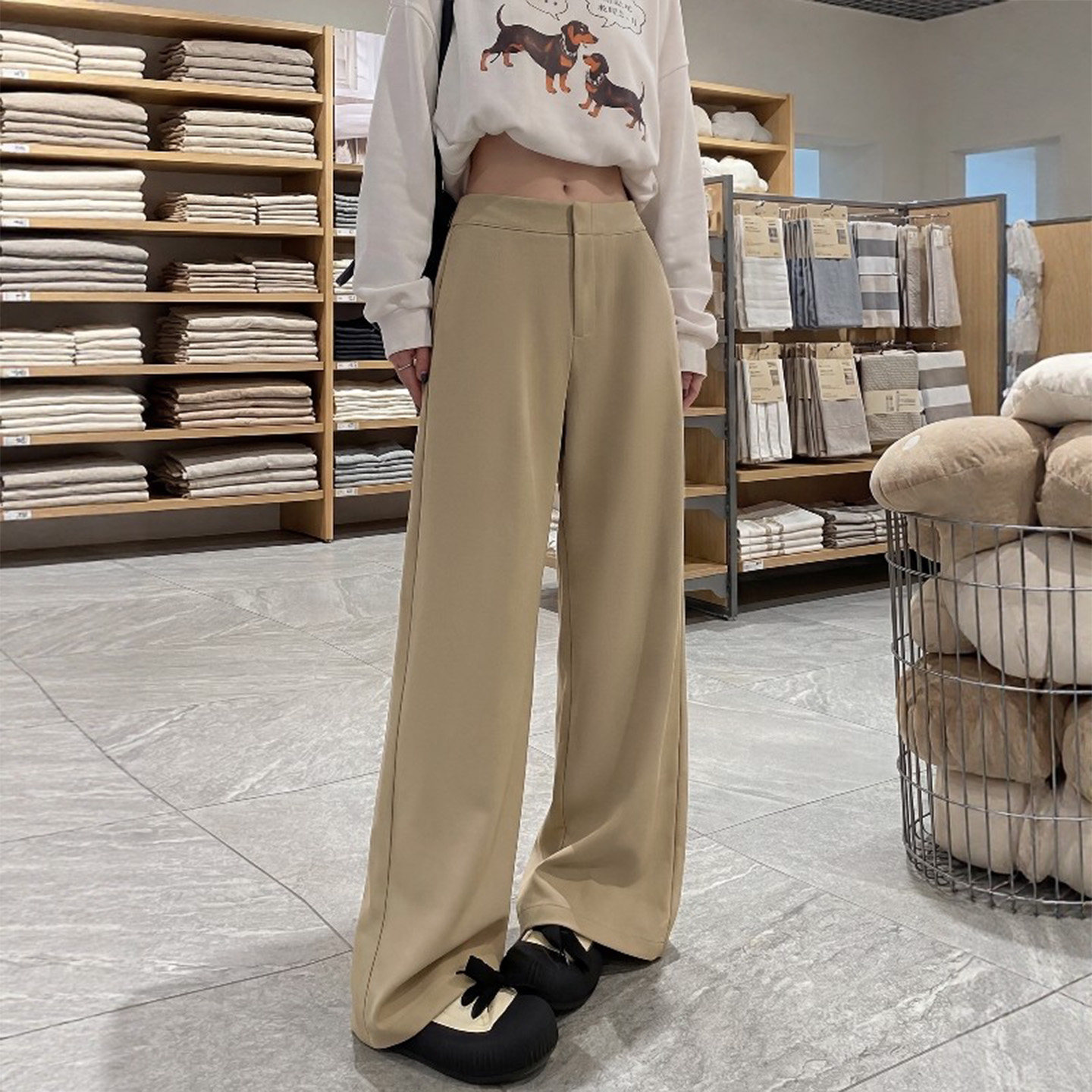 卡其色阔腿裤女春秋2026新款高级感垂感休闲小个子窄版直筒西装