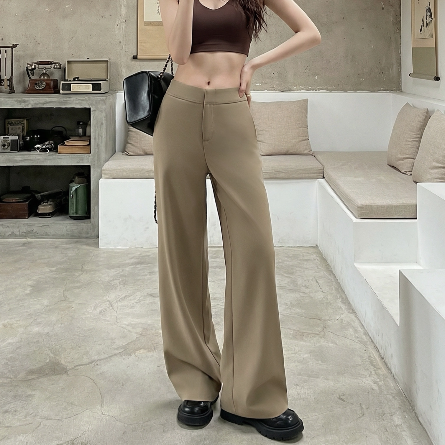 卡其色阔腿裤子女2026新款春秋垂坠感高级感老钱风休闲直筒西装裤