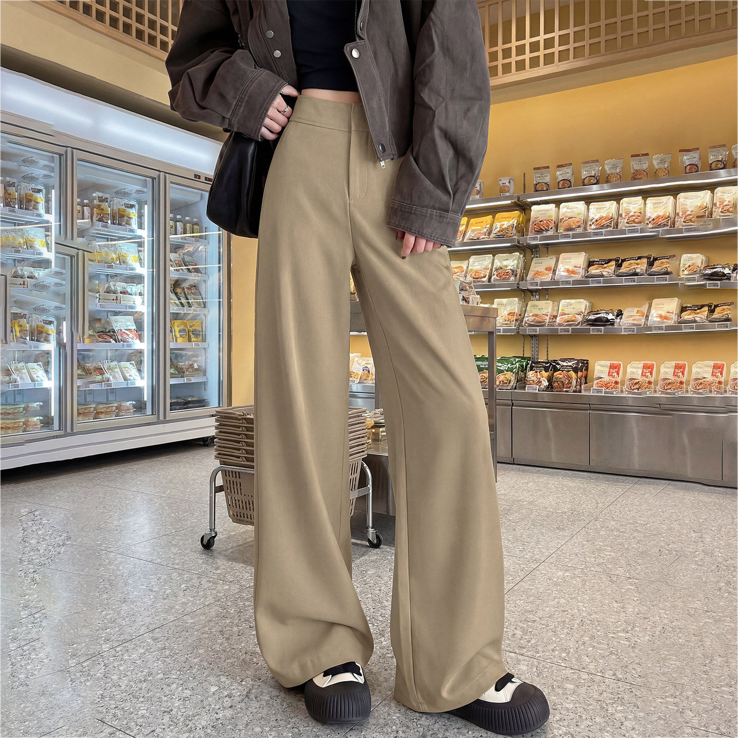 卡其色西装裤女春秋2026新款高级感垂感休闲窄版显瘦直筒阔腿裤子