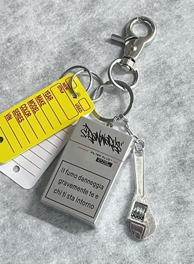 原创便携式卡牌烟灰缸随身钥匙扣迷你方形灭烟器腰间挂饰包挂件