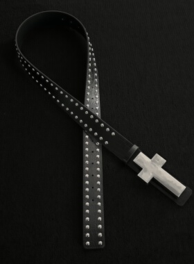 十字架铆钉金属男款腰带小众朋克百搭皮带cleanfit裤带个性黑色
