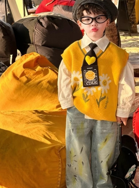 儿童春秋套装2026韩版男童新款毛衣马甲白色衬衫涂鸦牛仔裤三件套