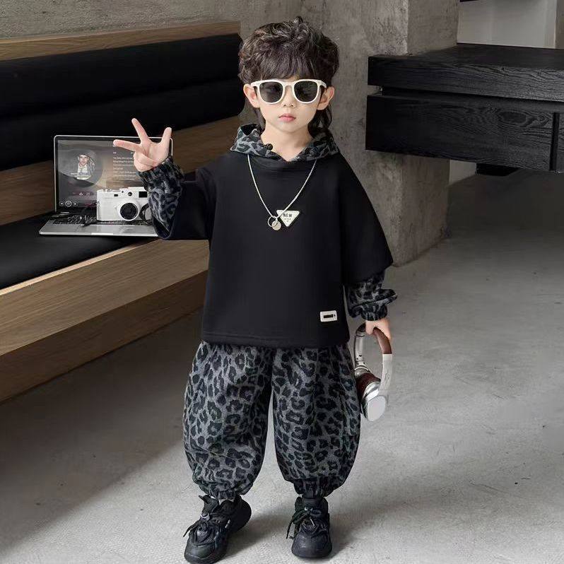 男童秋装连帽卫衣2026新款加绒运动服两件套儿童休闲卫裤韩版豹纹