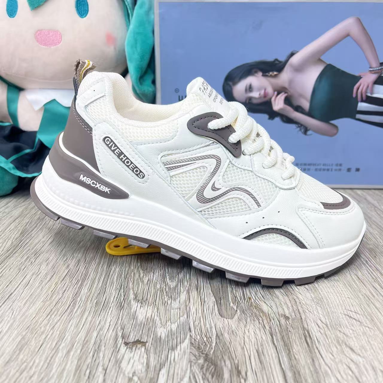 踩屎感软底阿甘鞋女2025春季新款时尚休闲轻便休闲网面透气运动鞋