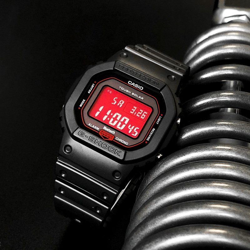 卡西欧方块g-shock血鹤gw-b5600ar-1蓝牙太阳能电波运动手表男