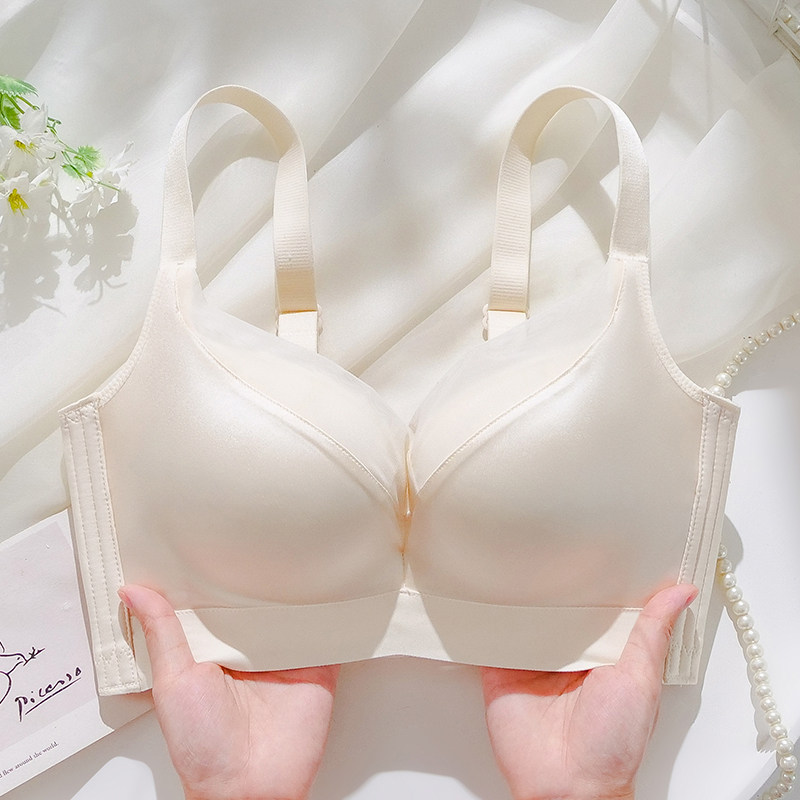 立挺光面无痕性感小胸聚拢内衣女6CM加厚显大无钢圈平胸专用文胸