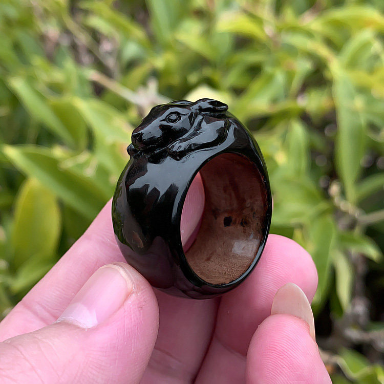 情侣礼物指环血柳大拇指把玩玉兔