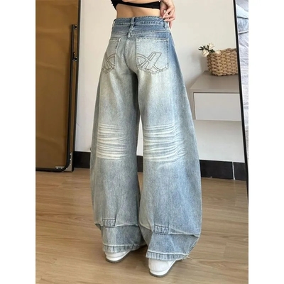 设计感口袋刺绣弯刀牛仔裤女