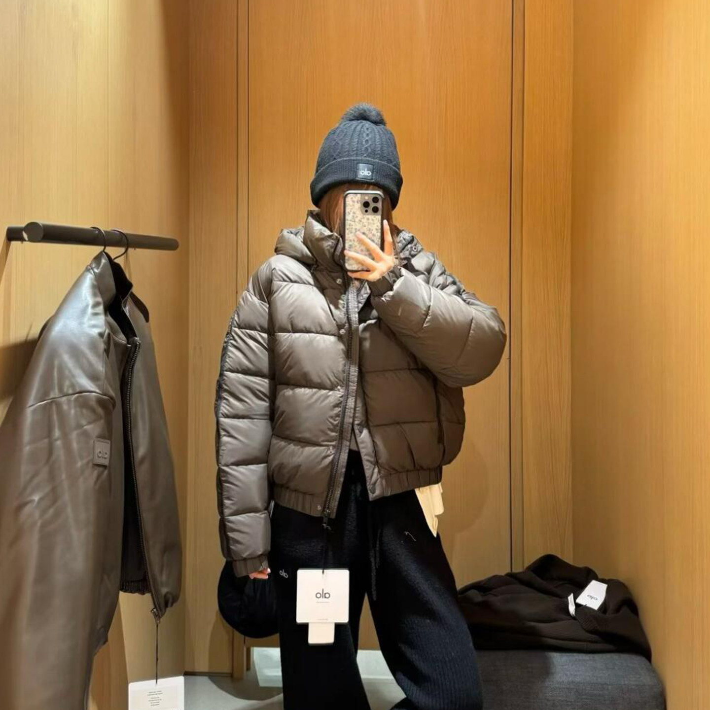 ALO连帽短款外套保暖面包服