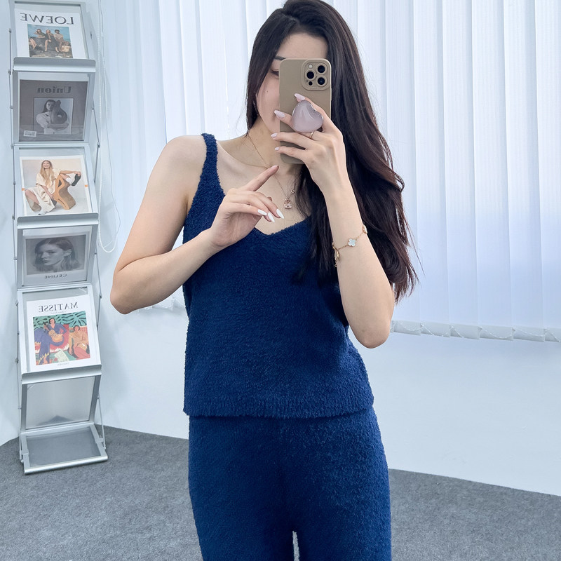 秋冬女软绵绵家居服三件套性感甜美吊带小背心珊瑚绒打底纯色背心