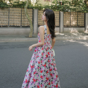 红色娃娃领连衣裙女2025春夏新款大码宽松甜美小个子百褶衬衫裙子图片