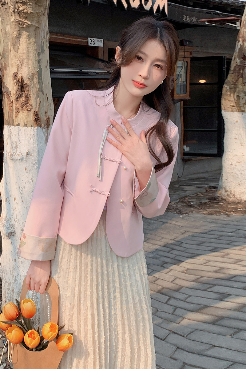 新中式国风粉色外套女2024新款早春新款超好看唐装小个子短款上衣,女装短外套,铱本正襟