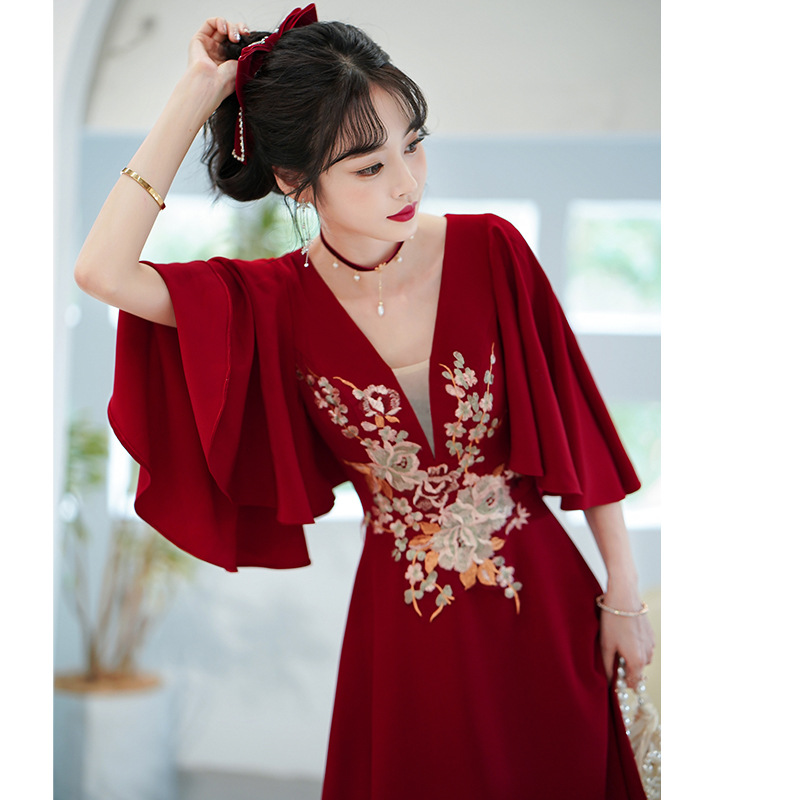 敬酒服新娘红色中式结婚