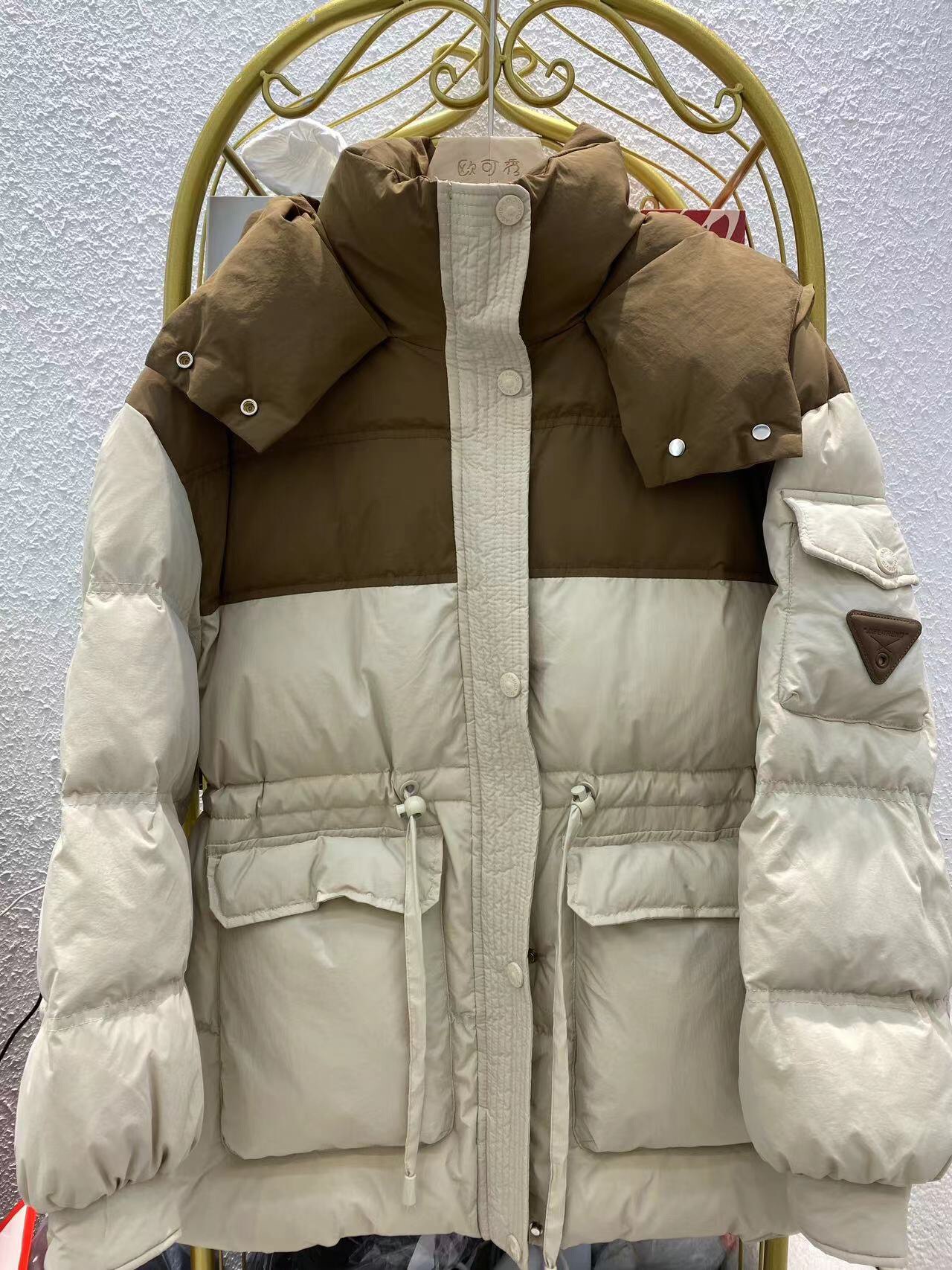 反季清仓，2023冬季抽绳拼接中长款大口袋连帽羽绒服外套女款