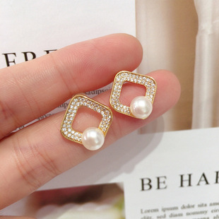 天然淡水珍珠耳环女18K包金轻奢高级风大气方形微镶锆石珍珠耳钉