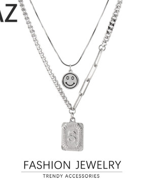 字母牌S笑脸项链女嘻哈百搭配饰