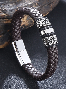 潮牌通用钛钢龙年红色手链皮质