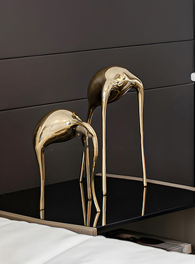 轻奢板间客厅茶几抽象金属摆件