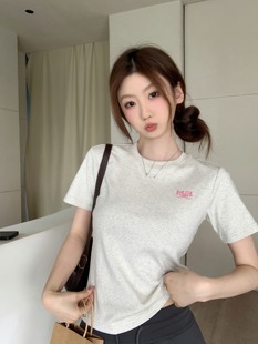 Pufouy蝴蝶结logo紧身短袖T恤修身薄款打底衫女辣妹百搭款正肩衣