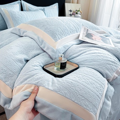冬季裸睡4D雕花牛奶绒四件套裸睡