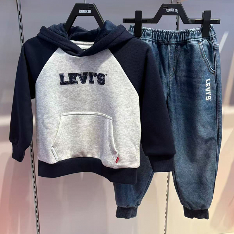 李维斯时尚保暖舒适加绒连帽卫衣