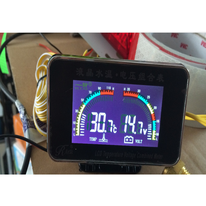 液晶表12V 24v通用汽车货车改装数字水温电压组合表高精度数字