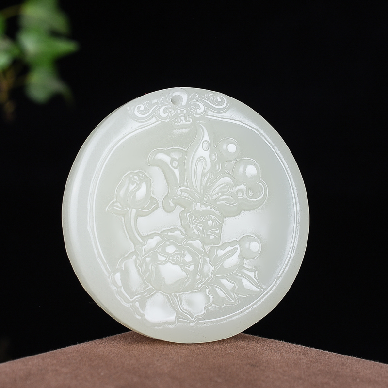 新疆和田玉白玉花开富贵吊坠羊脂白玉牡丹花开蝶恋花玉毛衣项链