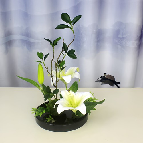 中式圆桌转盘中间摆放餐桌花摆件