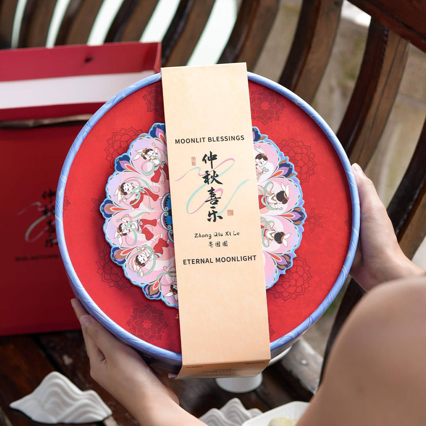 2026新款中秋节抱抱桶8粒装月饼包装盒企业酒店手提高档圆形礼盒