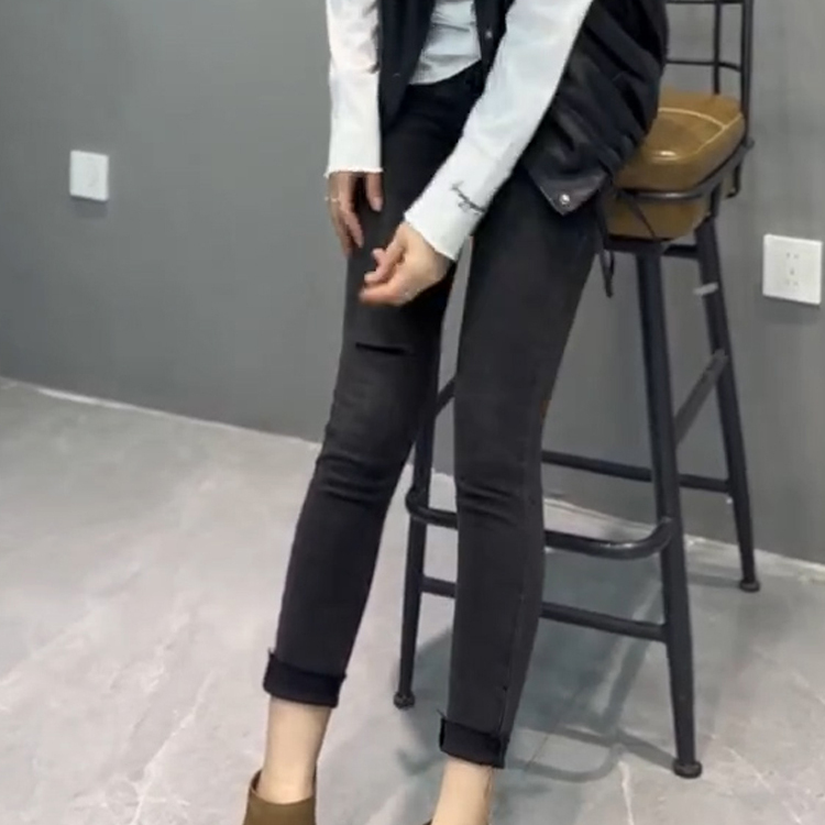 大码女2025秋新款显瘦九分牛仔裤