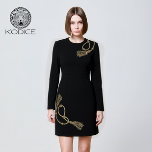 女 收腰连衣裙子A摆短裙时尚 kodice秋冬新款 黑色钉钻刺绣圆领长袖